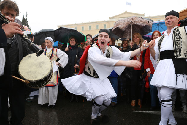 Πρώτα παρέλαση, μετά… κλαρίνα