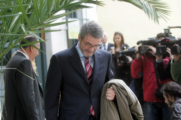 Γιάνη μου, η γραβάτα σου