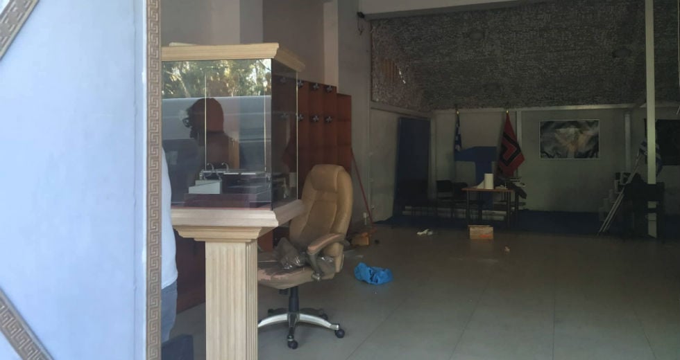 Λουκέτο στα κεντρικά γραφεία της Χρυσής Αυγής