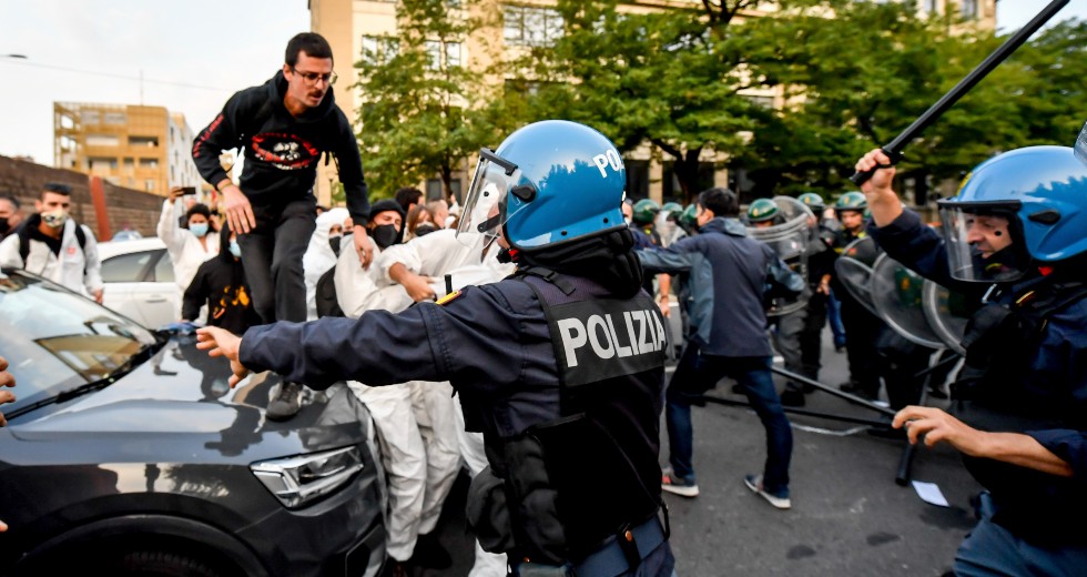 Επεισόδια μεταξύ αστυνομίας και ακτιβιστών για το περιβάλλον στο Μιλάνο