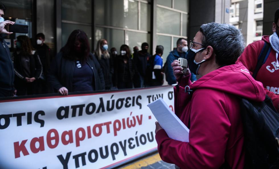 Υποσχέσεις για εξέταση παράτασης των συμβάσεων καθαριστριών λίγο πριν λήξουν