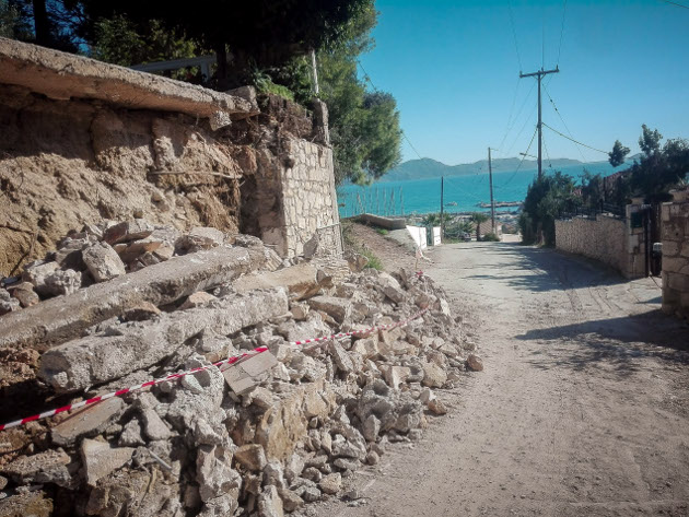 Συσκέψεις, έλεγχοι και μετασεισμοί στη Ζάκυνθο