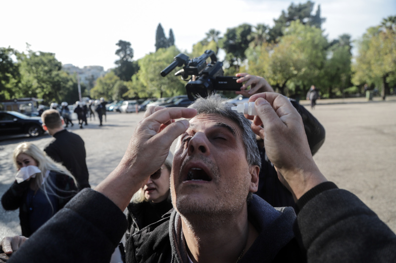 Ένταση και χημικά σε ημερίδα για τις ΣΔΙΤ στο Ζάππειο