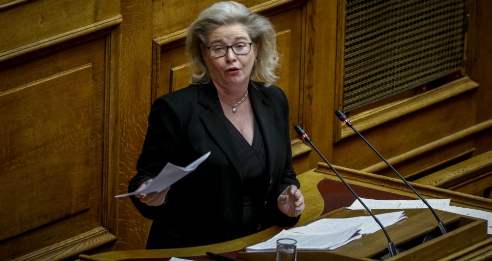 «Μπλόκο» στο διορισμό της χρυσαυγίτισσας Ζαρούλια