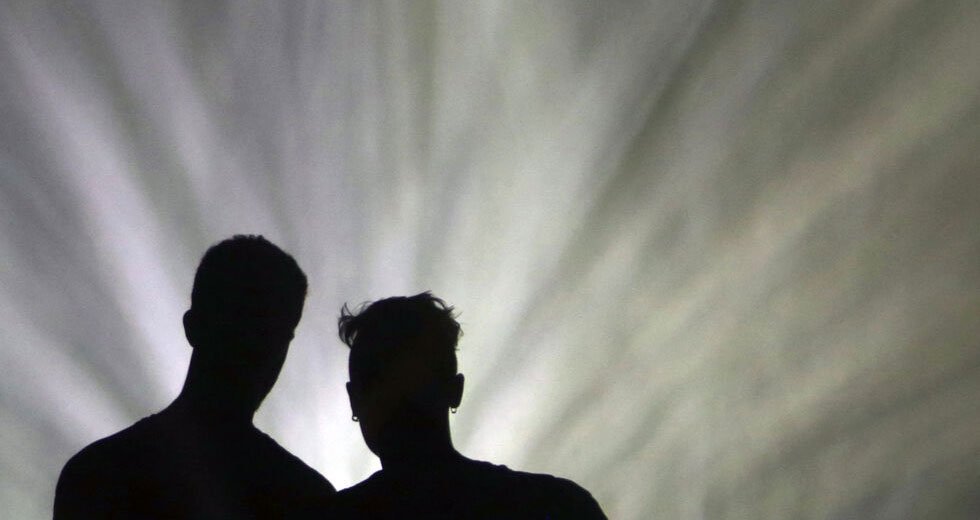 Μια επιβεβλημένη απαγόρευση που μένει μετέωρη